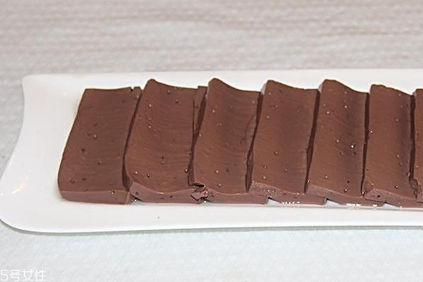 鸭血的营养价值(鸭血的营养价值及功效和作用)