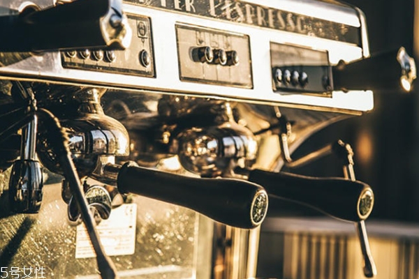 咖啡机怎么清洗(咖啡机怎么清洗内部)