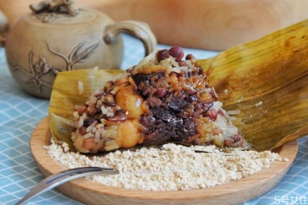 咸粽子的米怎样调味(咸粽子的米怎样调味)