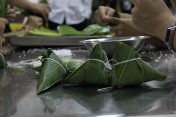 粽子应该怎么煮(粽子的制作方法步骤)