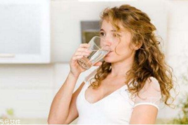 孕妇喝什么水好(孕妇喝什么水好,不喜欢白开水)