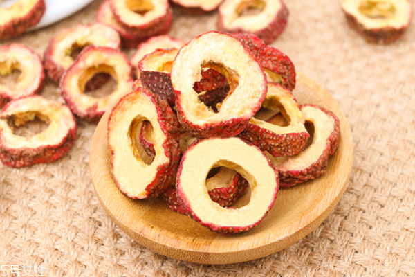 脾胃虚弱需慎用山楂(脾胃虚弱不要吃山楂)