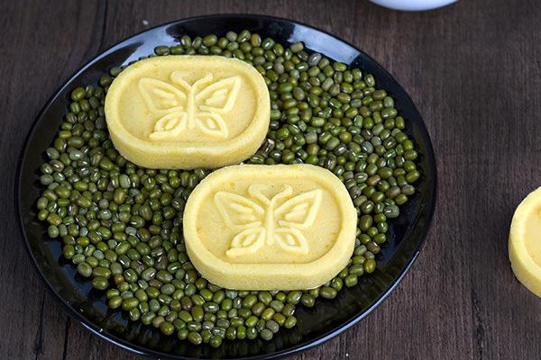 怎么做透明的绿豆糕(怎么做透明的绿豆糕)