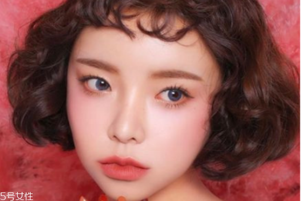 腮红怎么画(腮红怎么画初学者)