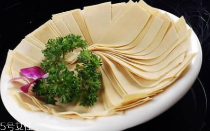 豆腐皮的营养价值(豆腐皮的营养价值及功效)