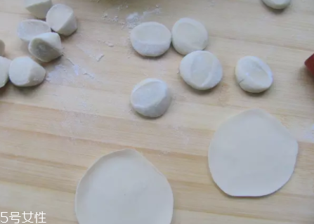 饺子皮怎么做筋道(饺子皮怎么做筋道)