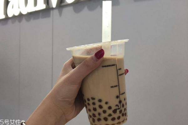 奶茶喝多了会不孕吗(喝奶茶会不孕不育吗)