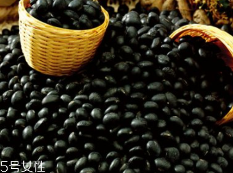 醋泡黑豆有什么功效(醋泡黑豆有什么功效和作用)