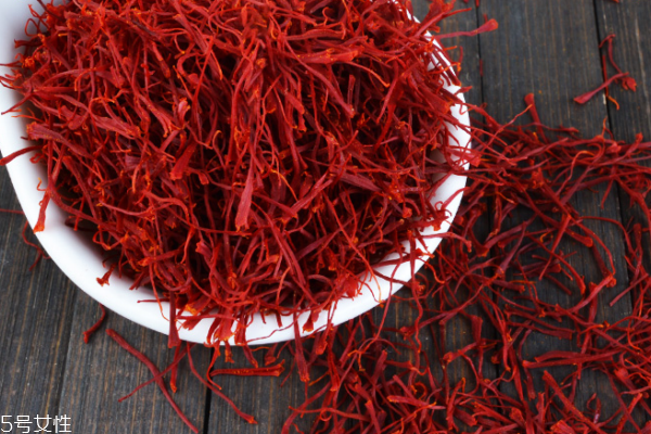 藏红花不适宜这五种人喝(什么人不宜喝藏红花)