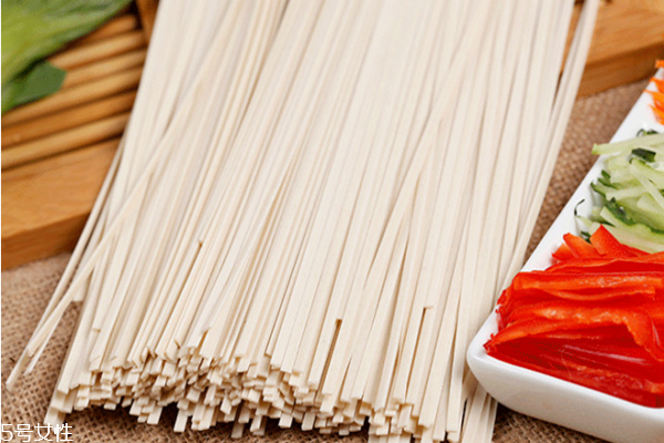 挂面放久了还能吃吗(挂面放久了还能吃吗)