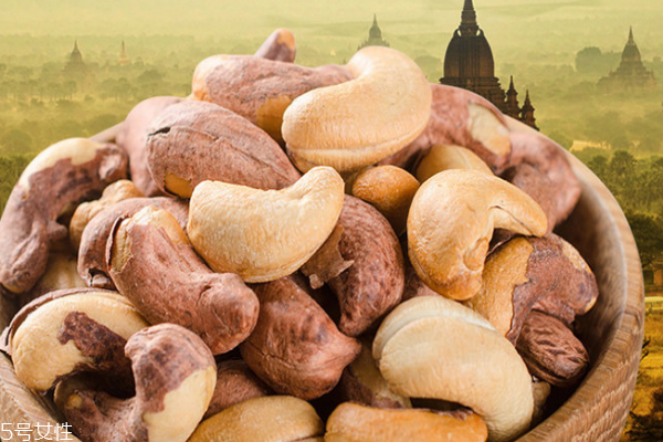 腰果的皮可以吃吗(腰果的皮可以吃吗功效和作用) 腰果的皮可以吃吗(腰果的皮可以吃吗功效和作用)