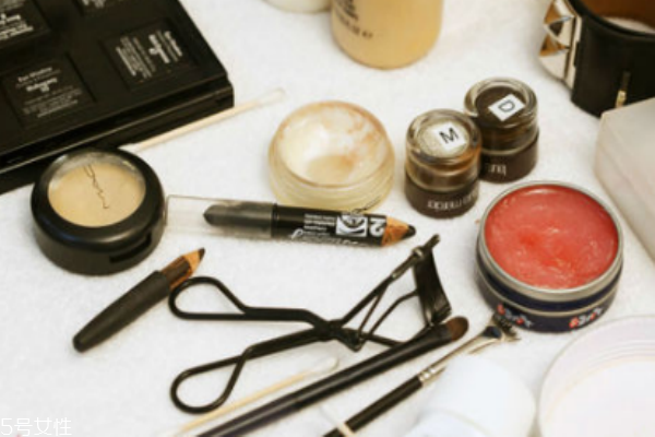 冷藏化妆品不能乱来(化妆品可以冷藏吗)