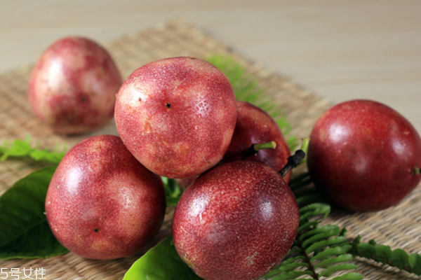 百香果怎么冲水好喝(百香果怎么泡水)