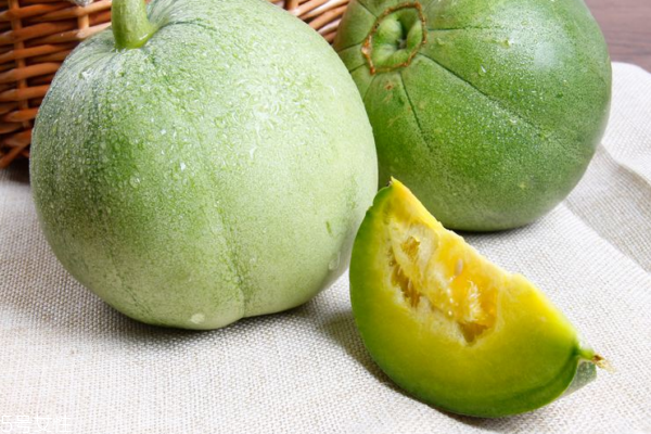 香瓜一天吃多少合适(香瓜一天吃多少合适)