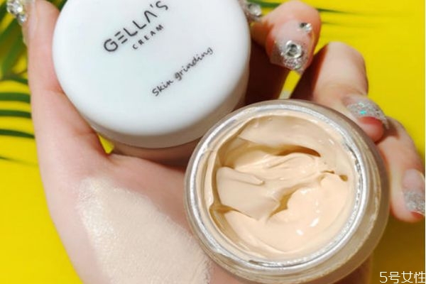 粉底液和防晒哪个在第三涂(粉底液是用在防晒前还是防晒后)