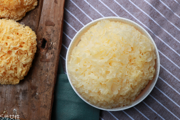 银耳汤多久喝一次合适(银耳汤多久喝一次合适)