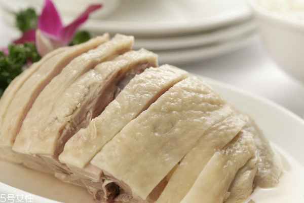 和鸭肉相宜食物(鸭肉可和哪些食物相克和相宜)