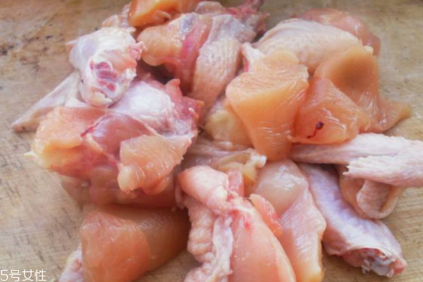 现宰杀的鸡肉怎么去腥(鸡肉去腥怎么处理) 现宰杀的鸡肉怎么去腥(鸡肉去腥怎么处理)