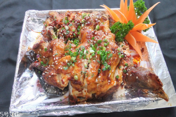 鸡肉和红薯一起吃会有什么后果(鸡肉和红薯一起吃了会怎么样)