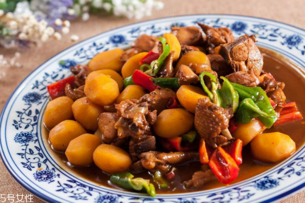 鸡肉和红薯能一起吃吗(鸡肉和红薯能一起吃吗?)