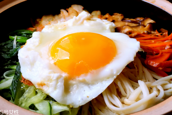 石锅拌饭小知识(什么是石锅拌饭)