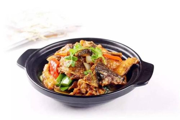 茄子焖饭的营养价值(茄子焖饭的做法大全) 茄子焖饭的营养价值(茄子焖饭的做法大全)