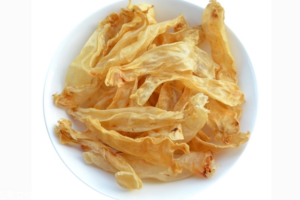 花胶的功效和作用(花胶的功效和作用及食用方法 这样吃最好) 花胶的功效和作用(花胶的功效和作用及食用方法 这样吃最好)