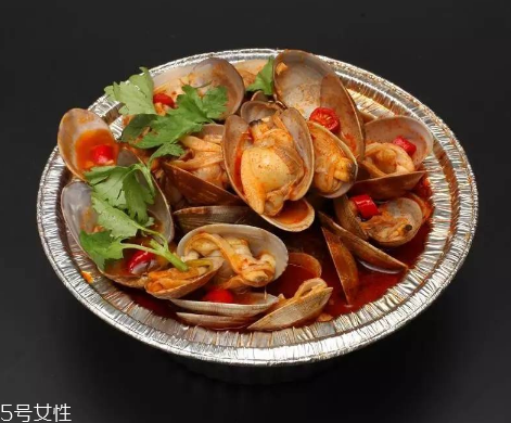 花甲不能和什么一起吃(花甲不能和什么一起吃 花甲的饮食禁忌)