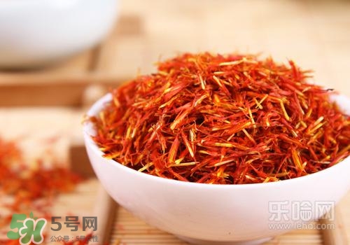 红花桃仁泡脚(红花桃仁泡脚的功效)