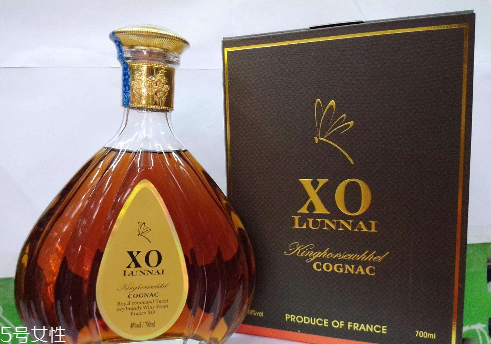 白兰地的起源(白兰地和干邑的区别)