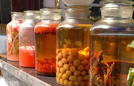 药酒泡多长时间(药酒泡多长时间能喝)