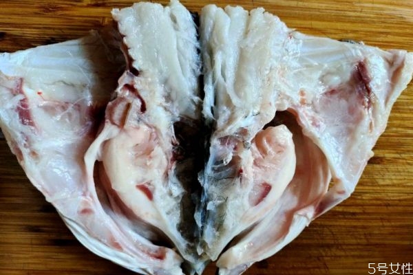 正宗酸菜鱼头的做法(酸菜鱼头怎么做) 正宗酸菜鱼头的做法(酸菜鱼头怎么做)