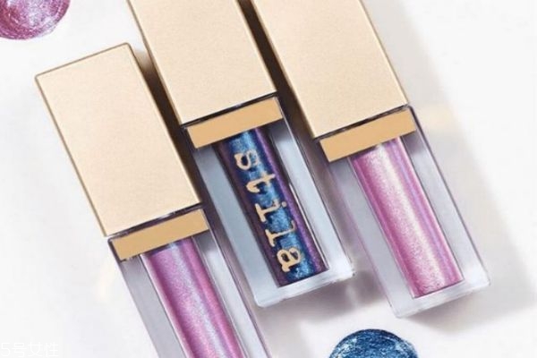 液体眼影的两种使用方法(液体眼影怎么用)