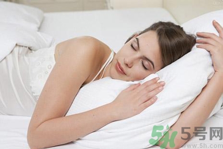 预防“落枕”的简单办法(落枕怎么预防)