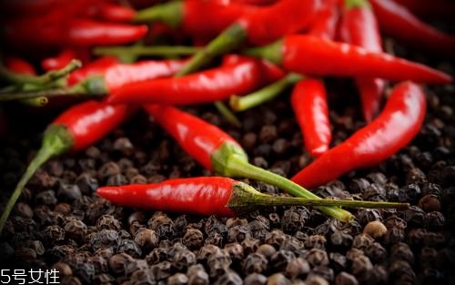 吃辣椒的坏处(吃辣椒的坏处有哪些)