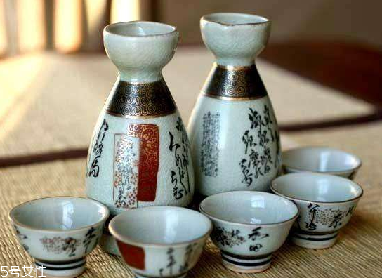 不同的酒保存时间不同(什么酒存放的时间越久越好)