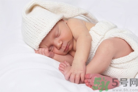 捏耳朵会不会把耳朵捏大(经常捏耳朵)