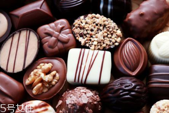 如何挑选好巧克力(怎样挑选巧克力)