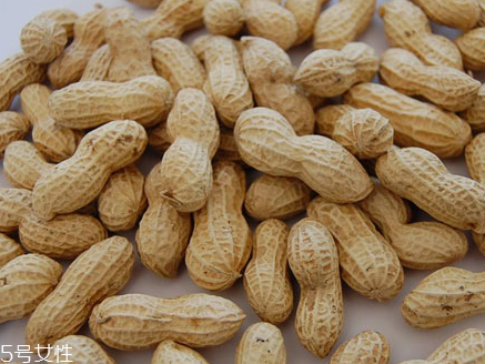 怎样判断花生油是否掺假(如何鉴别花生油是否掺假) 怎样判断花生油是否掺假(如何鉴别花生油是否掺假)