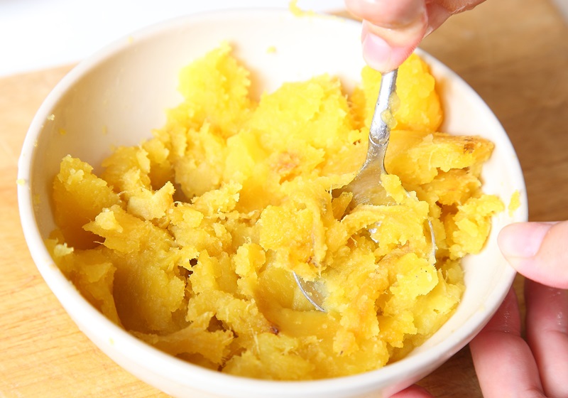 微波炉速成法红薯泥(微波炉烤红薯的做法)