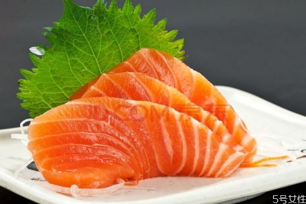 生鱼片怎么吃最安全(生鱼片怎么吃最安全)