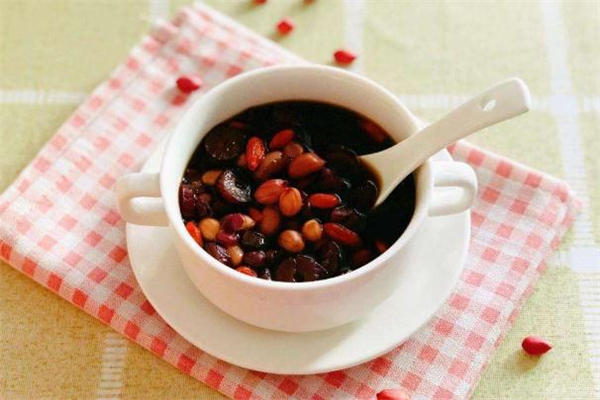 五红汤的功效(五红汤的功效和作用)