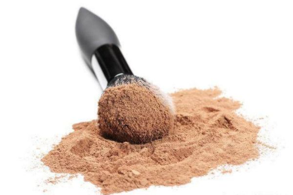 不同肤质定妆手法各有不同(定妆的主要手法)