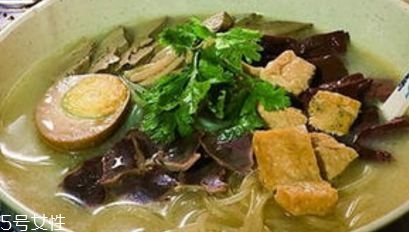 鸭血粉丝汤能驱寒吗(鸭血粉丝汤是寒性的吗)