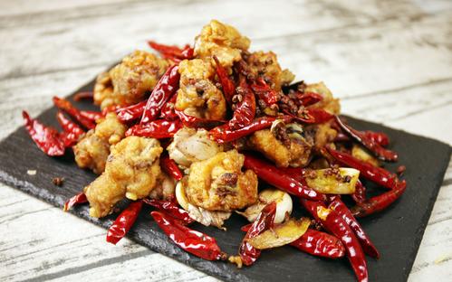 这样做可以让你的底妆更服帖(让底妆更服帖的六个小技巧) 这样做可以让你的底妆更服帖(让底妆更服帖的六个小技巧)