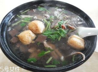 鸭血粉丝汤是金陵菜吗(金陵鸭血粉丝汤的由来)