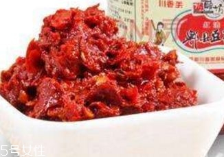 豆瓣酱酸了还能吃吗(豆瓣酱酸了还能吃吗)