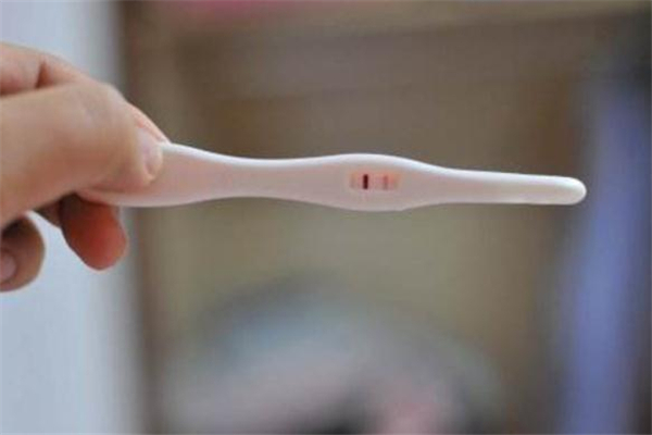 验孕棒放久了变两条杠怎么办(验孕棒放久了会变成两条杠吗)