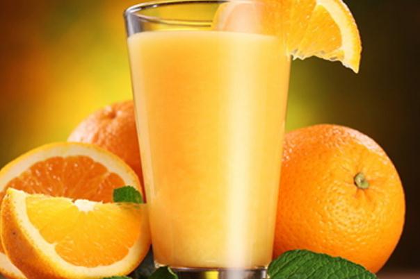 橙汁怎么榨好喝(橙汁怎么榨好喝,要加水吗)