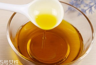 茶油的储存方法(茶油的储存方法如何才得存好)